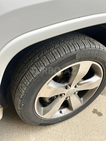 Jeep Grand Cherokee-10