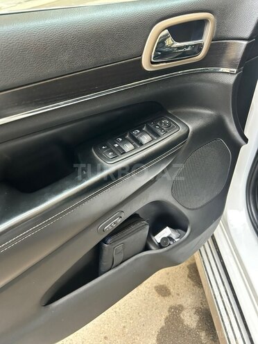 Jeep Grand Cherokee-18