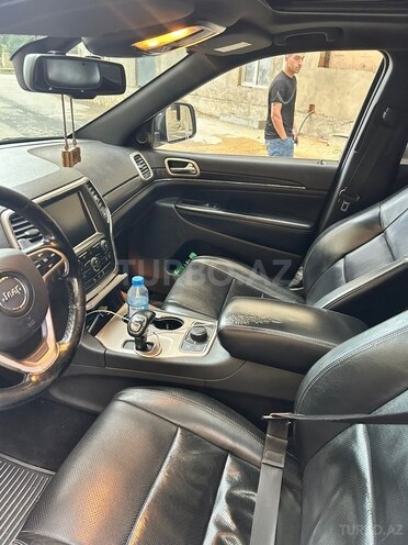 Jeep Grand Cherokee-17
