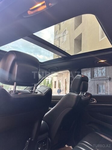 Jeep Grand Cherokee-13