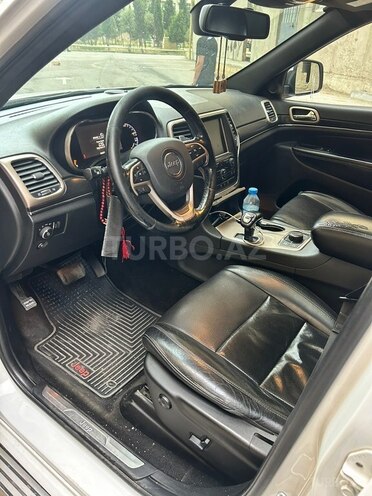 Jeep Grand Cherokee-19