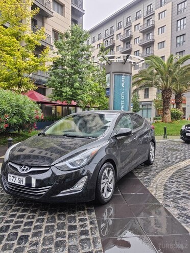 Hyundai Elantra-3