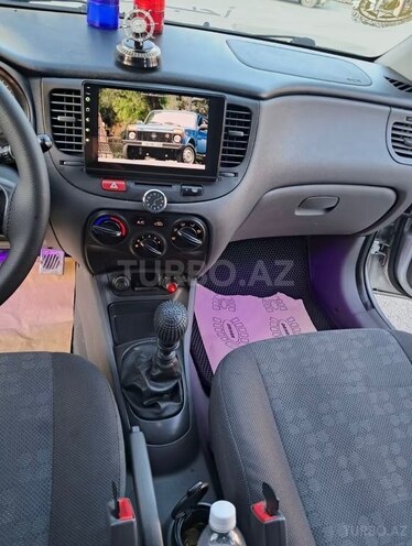 Kia Rio-13
