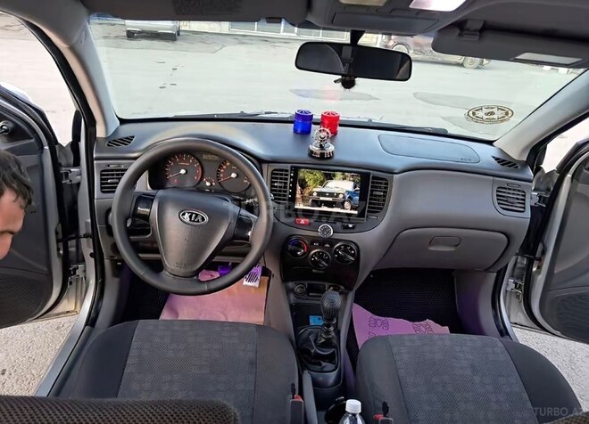 Kia Rio-12