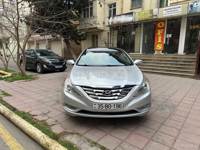 Hyundai Sonata-1