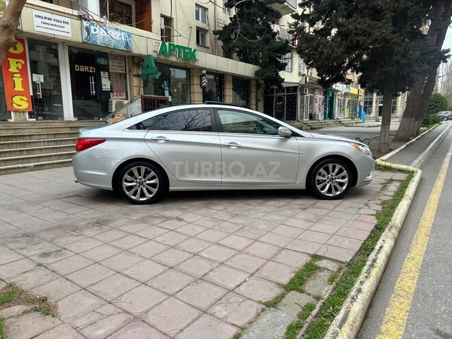 Hyundai Sonata-14