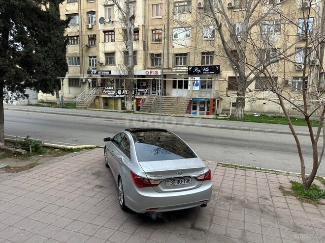 Hyundai Sonata-16