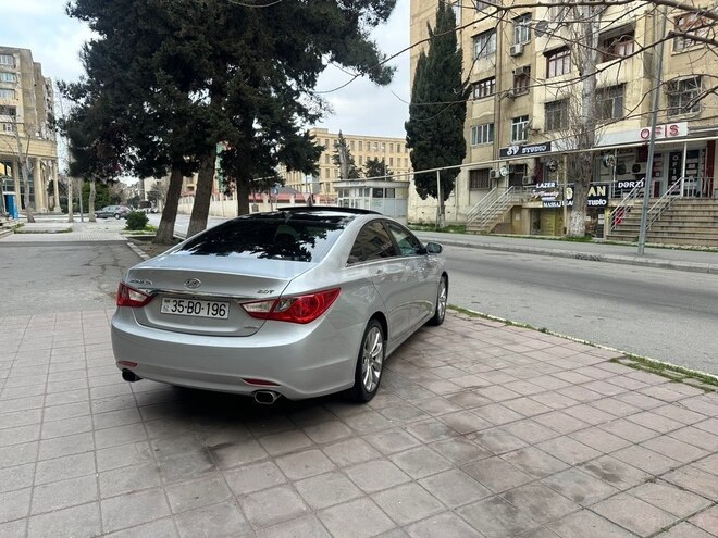 Hyundai Sonata-13