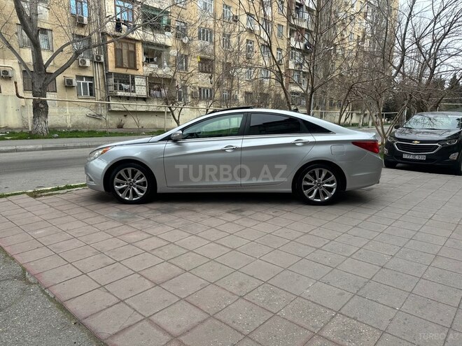 Hyundai Sonata-18