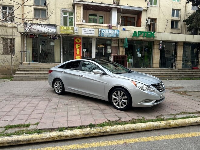 Hyundai Sonata-11