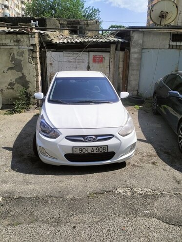 Hyundai Accent-3