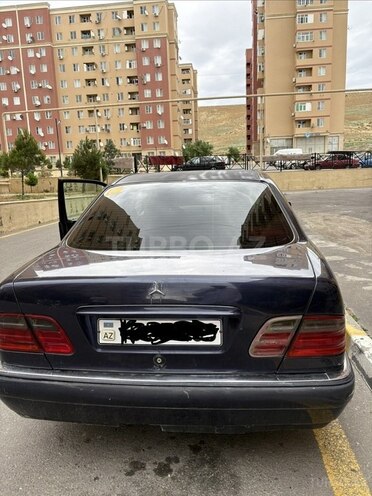 Mercedes E 230-2