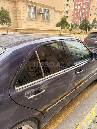 Mercedes E 230-3