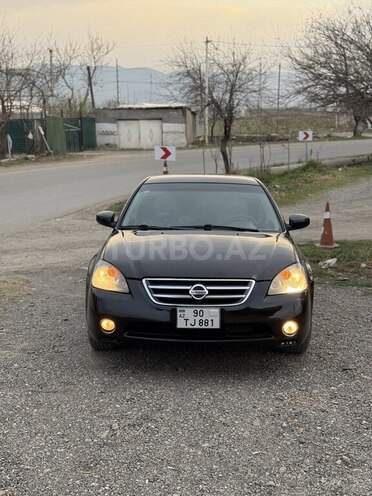 Nissan Altima-1