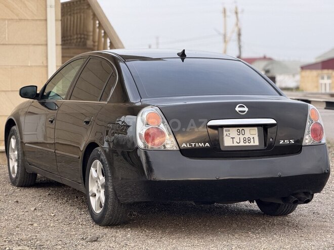 Nissan Altima-4