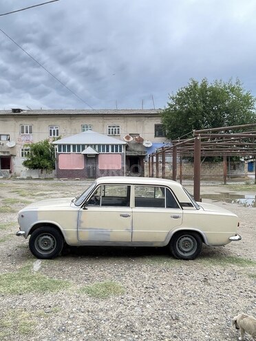 LADA (VAZ) 21011-4