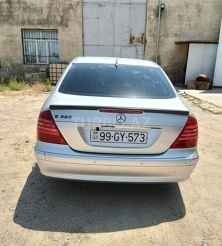 Mercedes E 320-2
