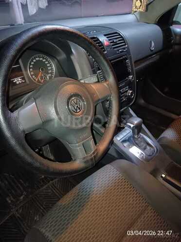 Volkswagen Jetta-4