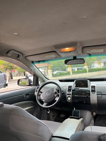 Toyota Prius-3
