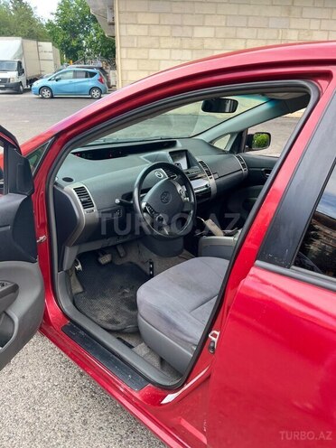 Toyota Prius-10