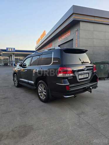 Toyota Land Cruiser-6