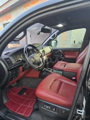 Toyota Land Cruiser-10