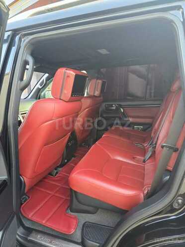 Toyota Land Cruiser-11