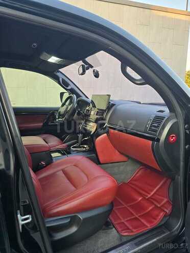 Toyota Land Cruiser-13