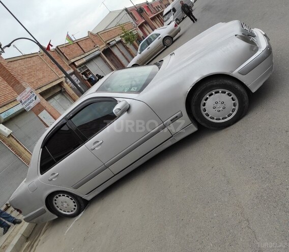 Mercedes E 220-6