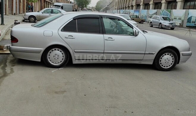 Mercedes E 220-5