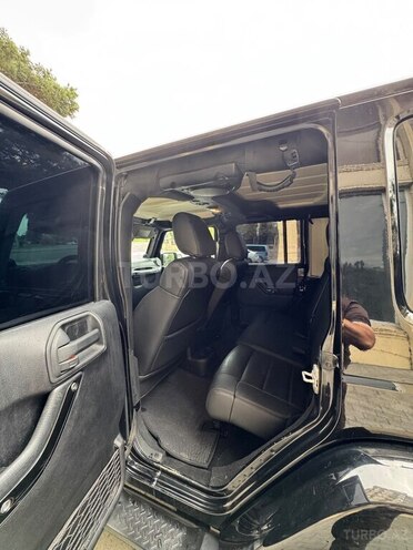 Jeep Wrangler-12