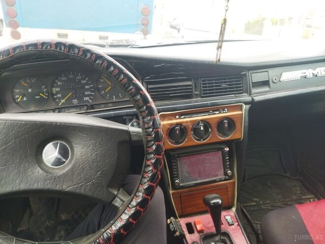Mercedes 190-5