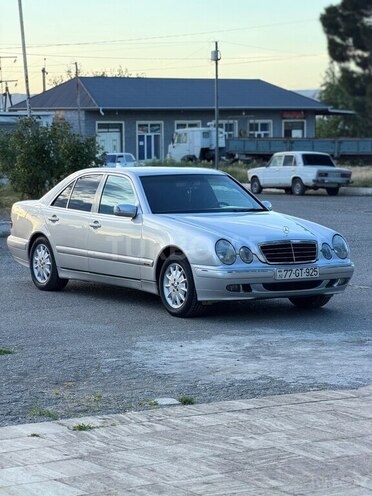 Mercedes E 200-2