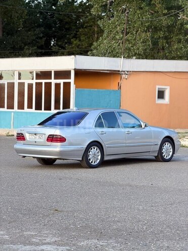 Mercedes E 200-3