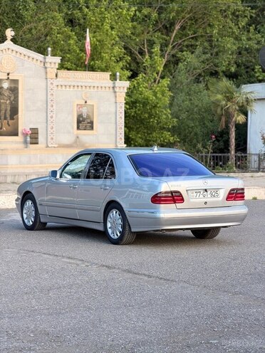 Mercedes E 200-4