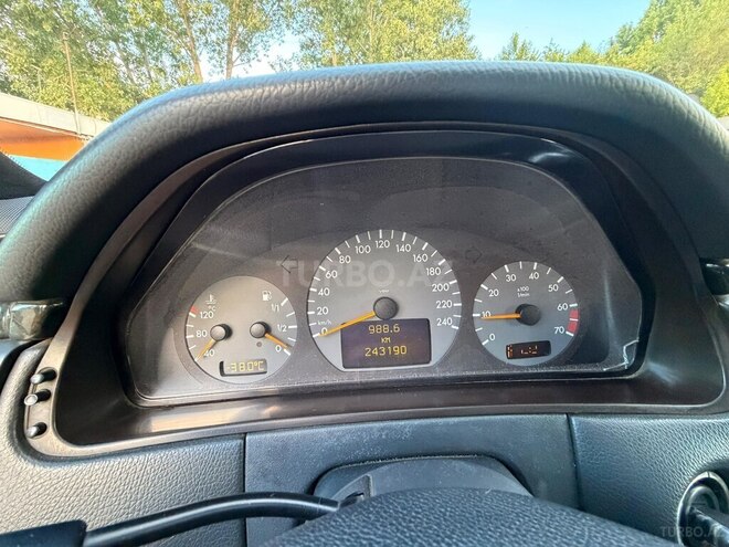 Mercedes E 200-6