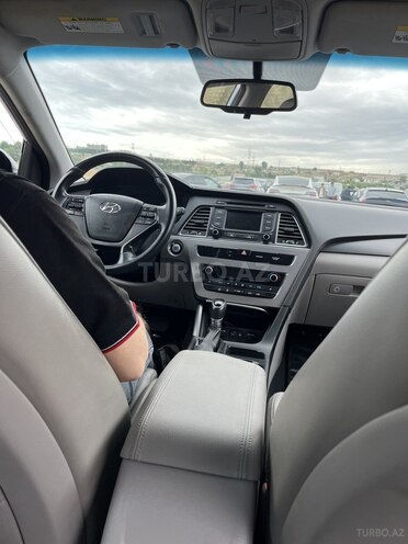 Hyundai Sonata-8