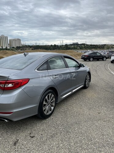 Hyundai Sonata-5