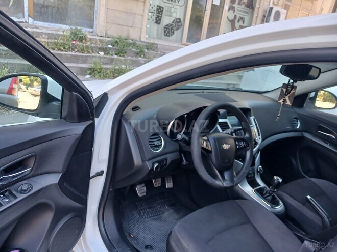 Chevrolet Cruze-11
