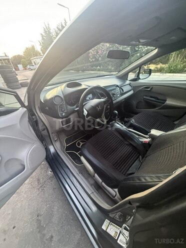 Honda Insight-3