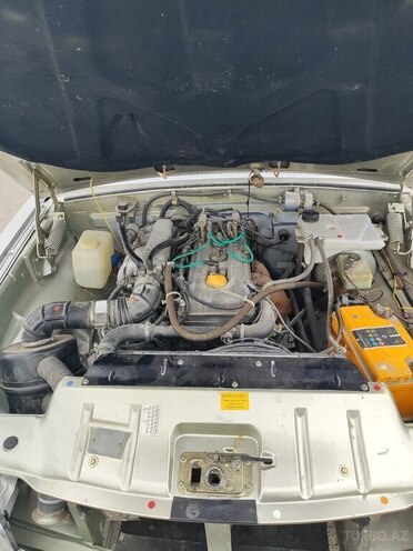 GAZ 31105 "Volga"-11