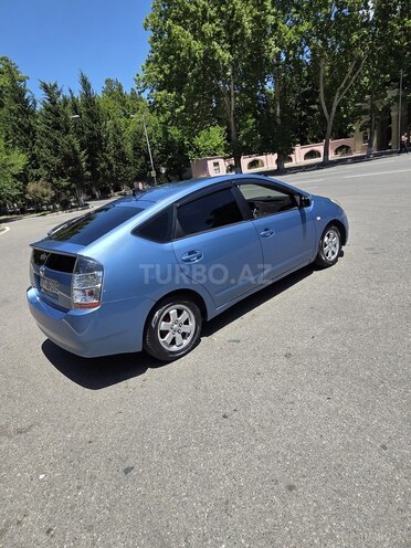 Toyota Prius-4