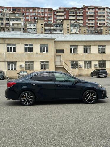 Toyota Corolla-6