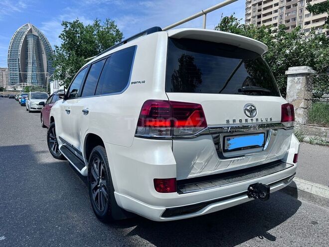 Toyota Land Cruiser-3