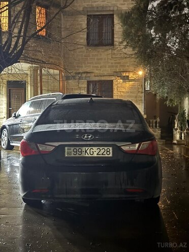 Hyundai Sonata-4