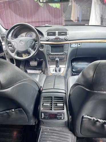 Mercedes E 320-7