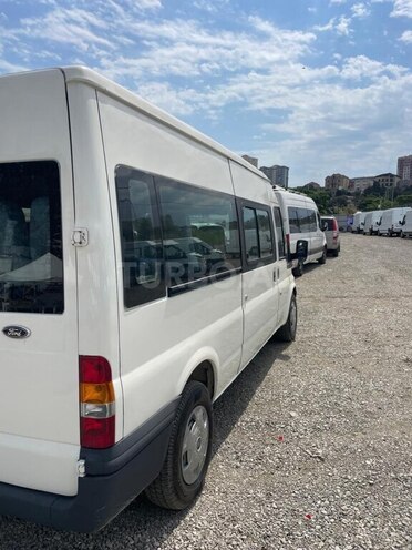 Ford Transit-3