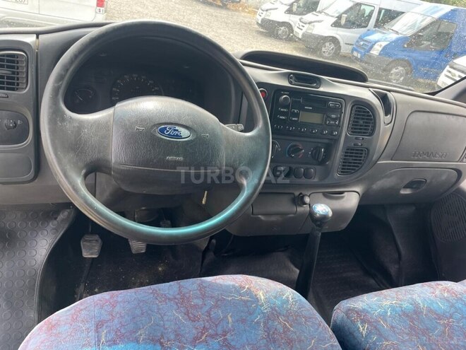 Ford Transit-7