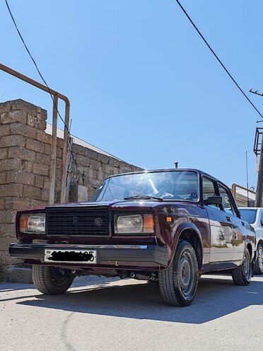 LADA (VAZ) 2107-2