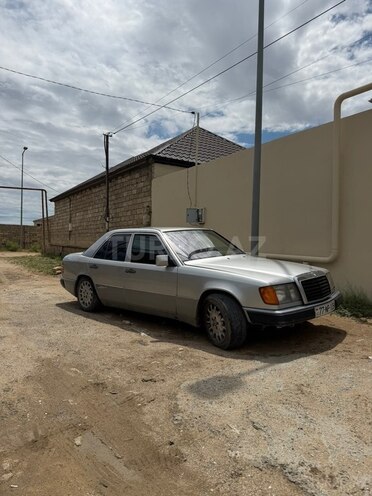 Mercedes 200 E-4